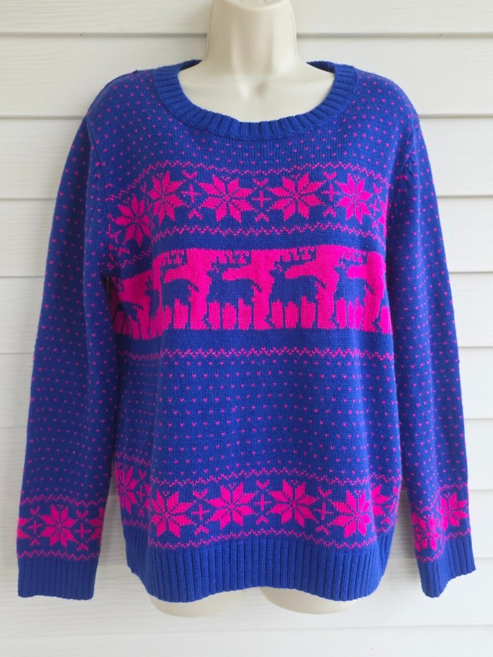 POL Fair Isle-style sweater w/ snowflakes & reindeer pink / blue